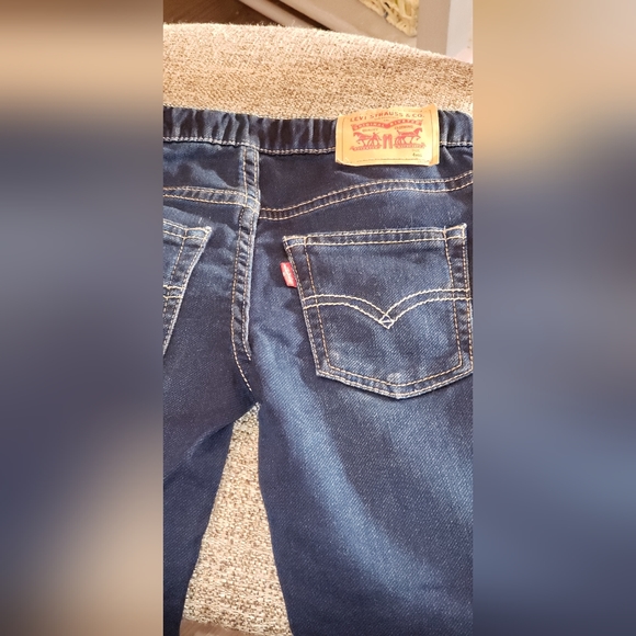 Levis sz 4 girls or boys - Picture 1 of 4
